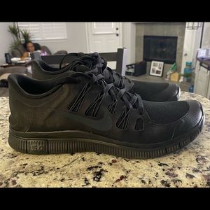 NIKE FREE 5.0+ BLACK/ANTHRACITE Like New W/Box